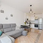Apartment Marina Palace With Swimming Pool