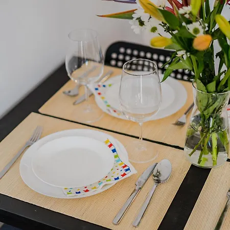 Marina Palace With Swimming Pool アパート