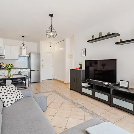 Marina Palace With Swimming Pool * アデヘ