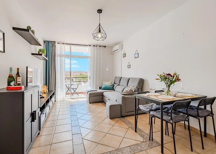 Marina Palace With Swimming Pool