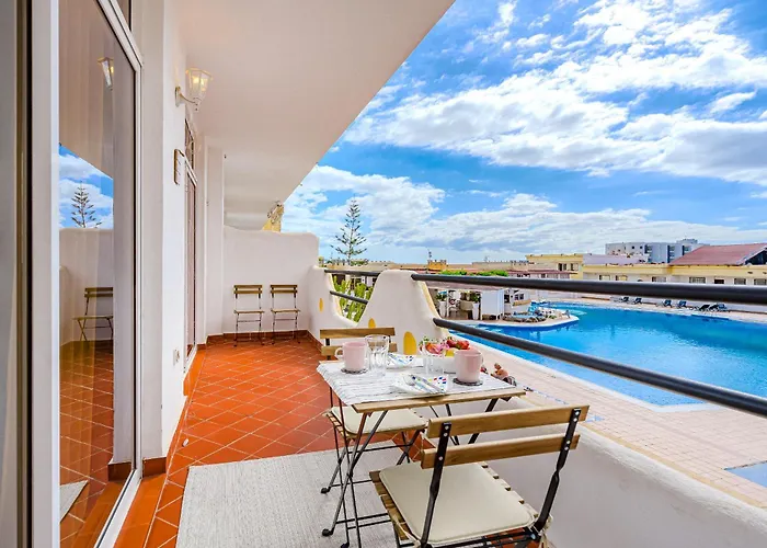 Marina Palace With Swimming Pool Apartment