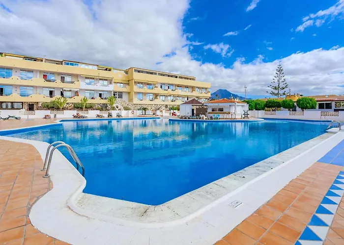 Marina Palace With Swimming Pool *