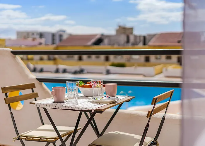 Marina Palace With Swimming Pool Адехе