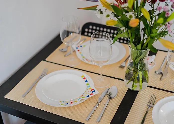 Marina Palace With Swimming Pool Апартаменти