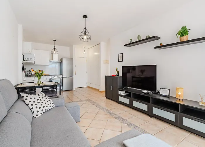 Marina Palace With Swimming Pool * Адехе