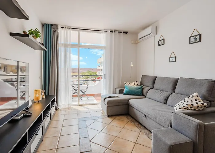 Marina Palace With Swimming Pool * Адехе