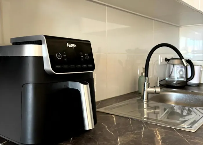 Апартаменти Marina Palace With Swimming Pool