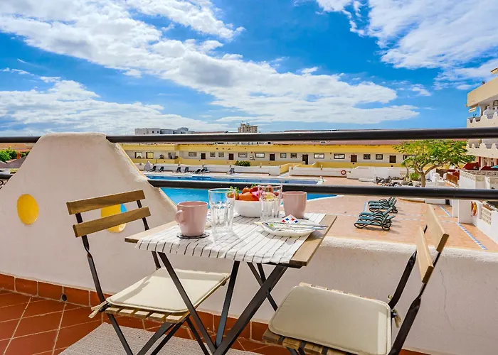 Marina Palace With Swimming Pool