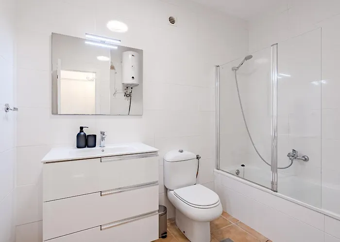 Marina Palace With Swimming Pool